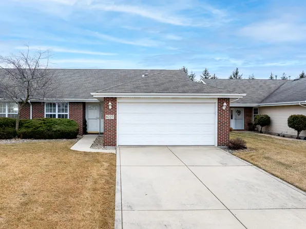 8227 Pierce Ct, Merrillville, IN 46410