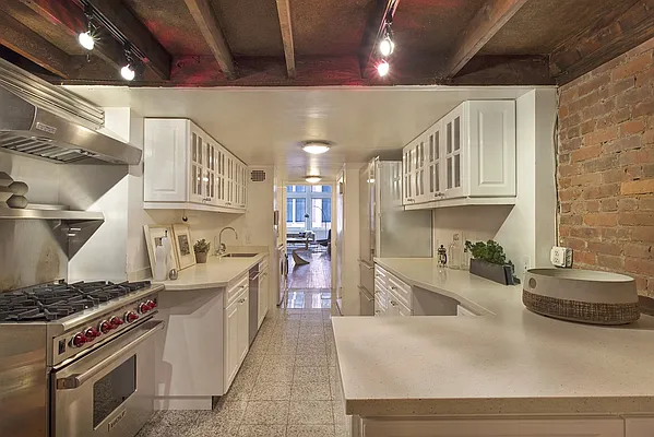 Sold by Corcoran | media 21