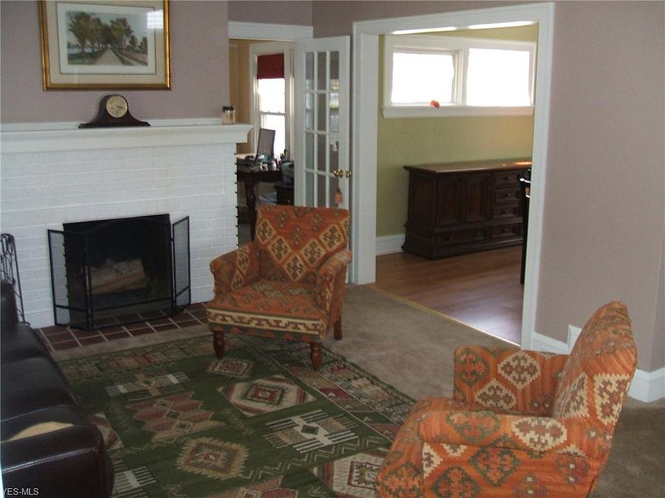 2nd image of 1906 Forestview Dr