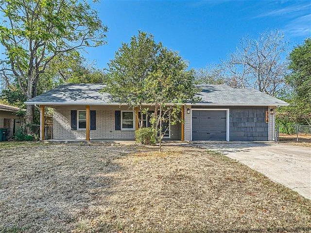 334 Shropshire Dr — Photo 2