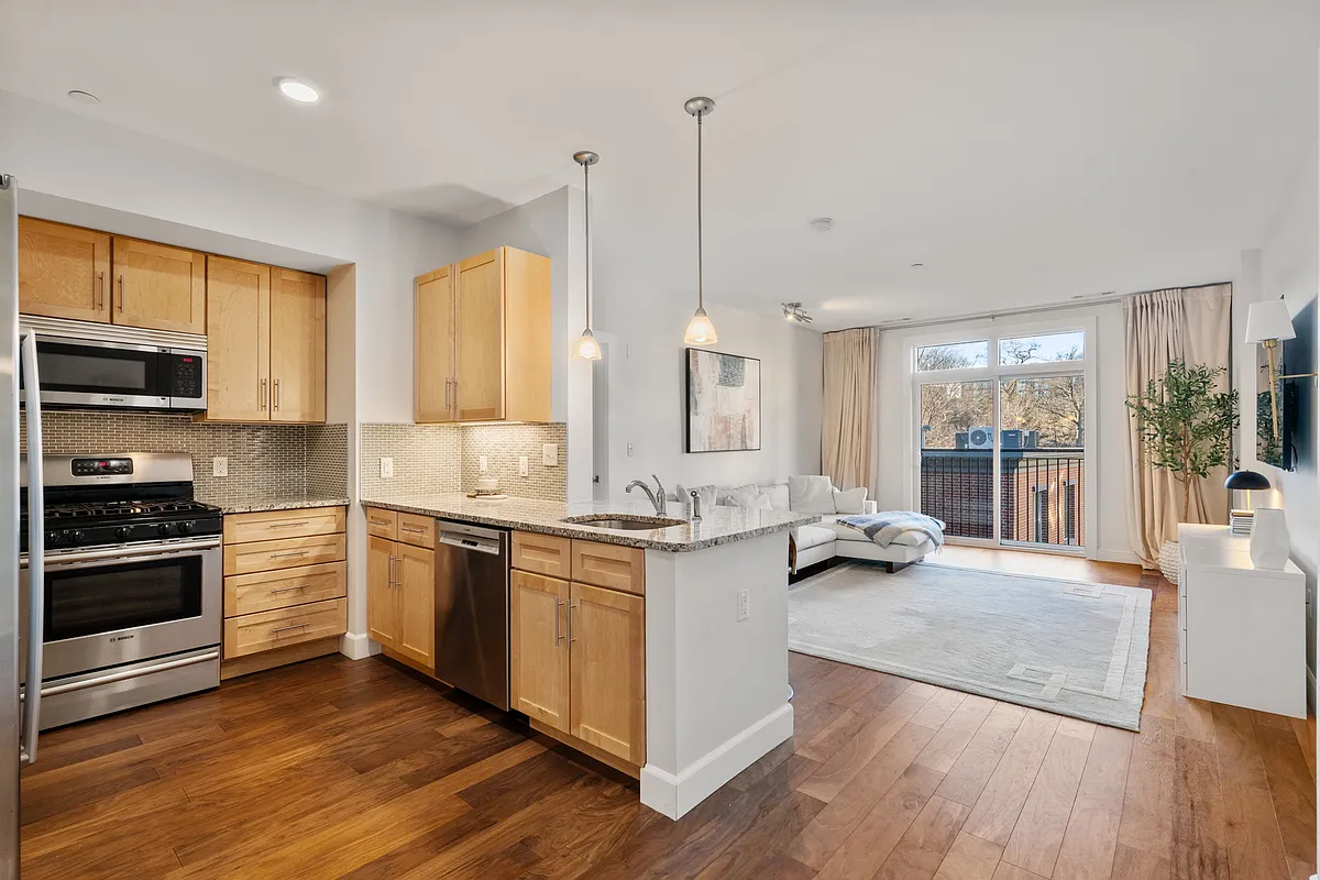 Building Photo - 1501 Commonwealth Ave #409