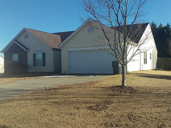 3rd image of 726 Hillmont Dr