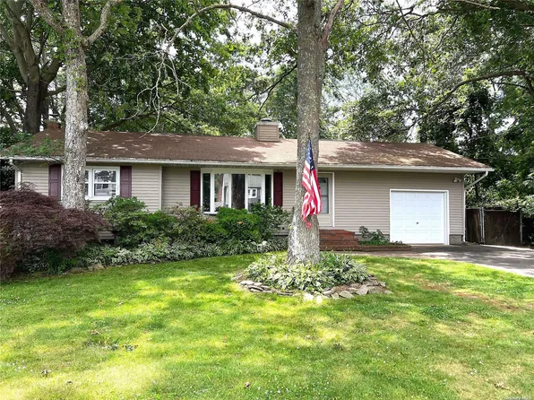 16 Malba Drive, Shirley, NY 11967