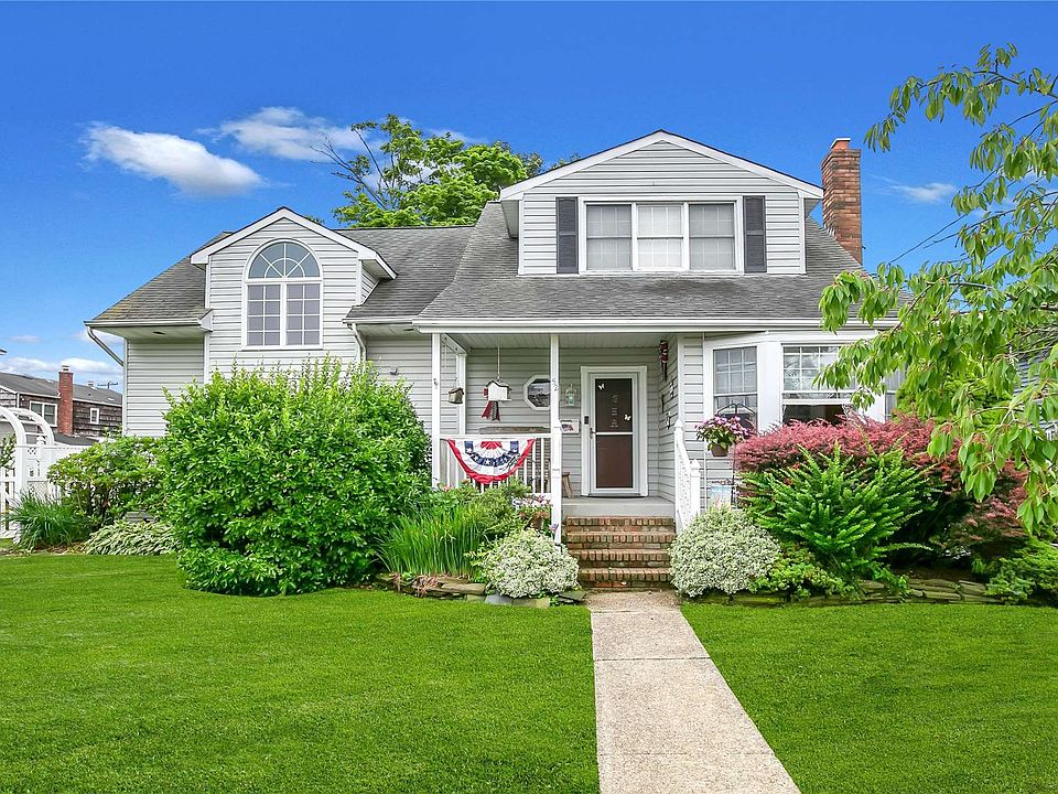 1st image of 52 Roosevelt Pl