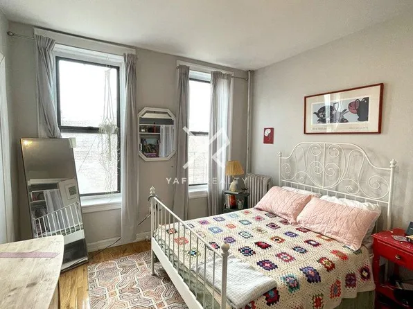 224 Sterling Street 4 image 3 of 9