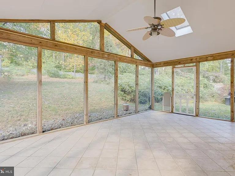 9369 Tovito Dr — Photo 35