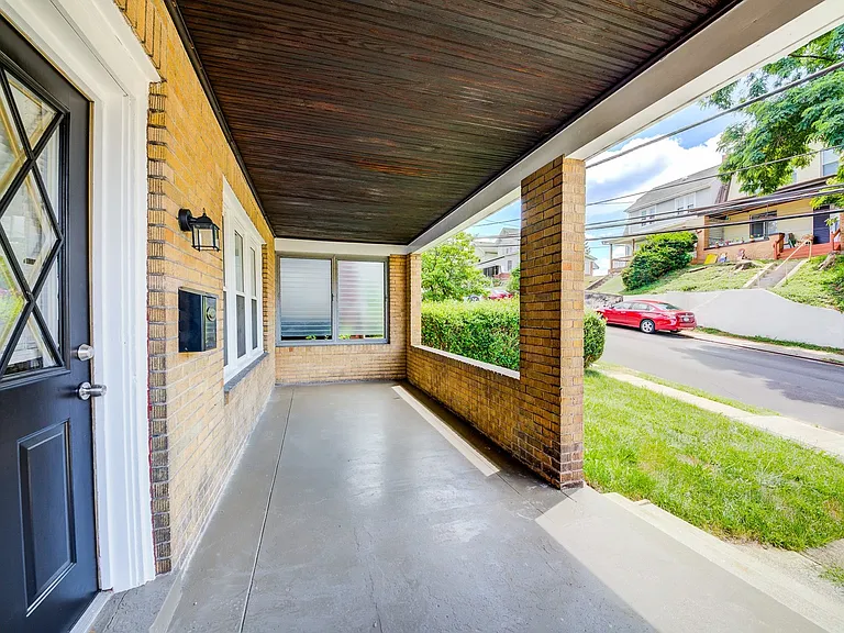 1121 Bellaire Ave — Photo 5