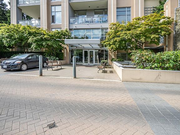 2nd image of 280 Ross Dr #301