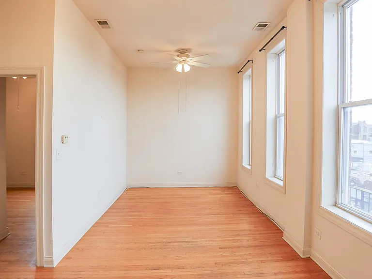 1959 W Chicago Ave #3RW — Photo 4