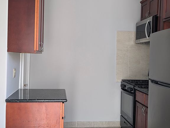 5th image of 203-205 4th Ave #4