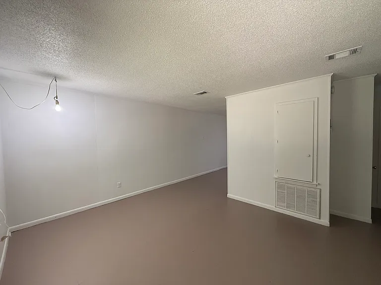 112 N Cox Ave #4 — Photo 10