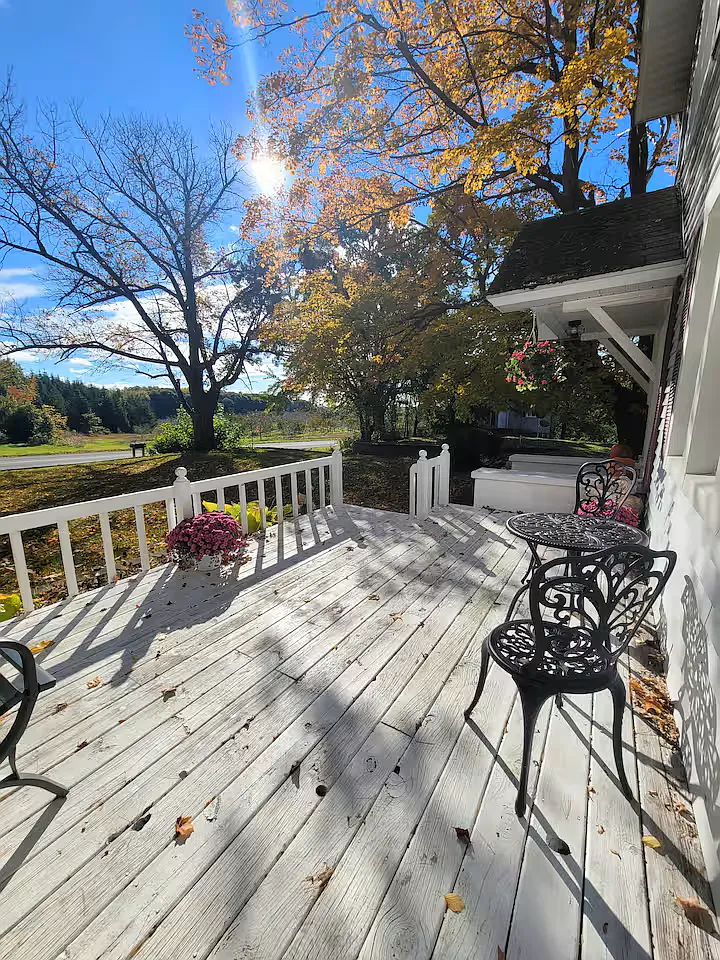 5 bed, 2136 sqft, $2,400 — Photo 2