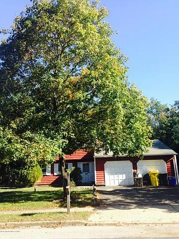 129 Van Buren Ave photo 1