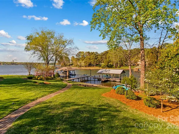 108 Renwick Ln, Mooresville, NC 28117