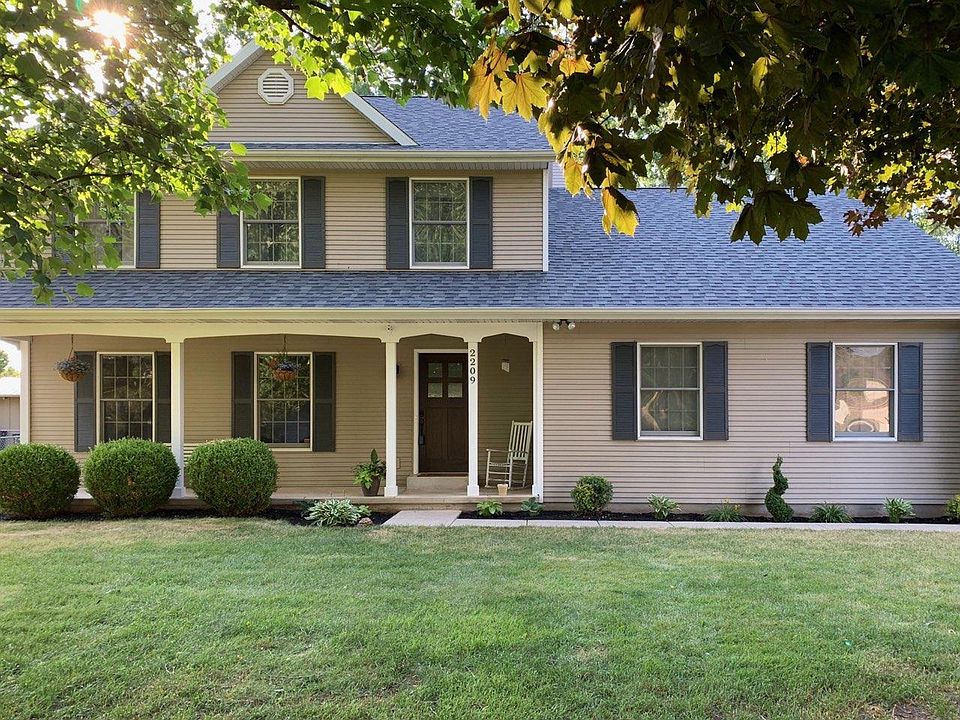 1st image of 2209 Cambridge Dr