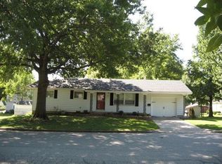 203 W Kelly St, California, MO 65018