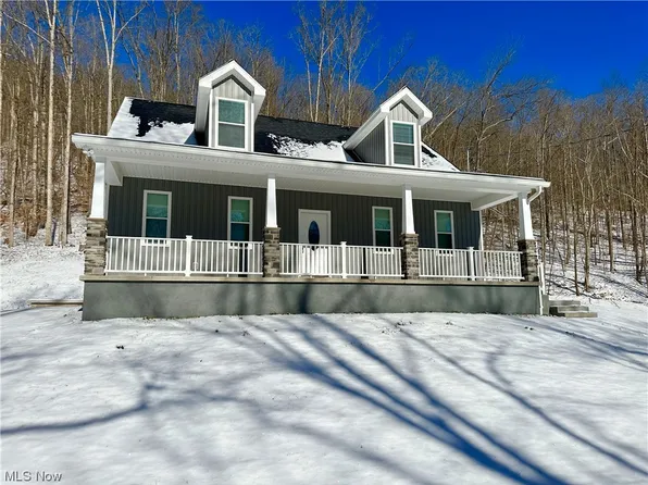 2019 State St #18, West Union, WV 26456
