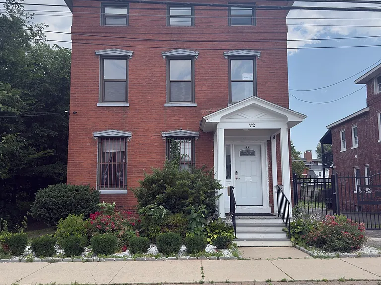 72 Cedar St #2 — Photo 2