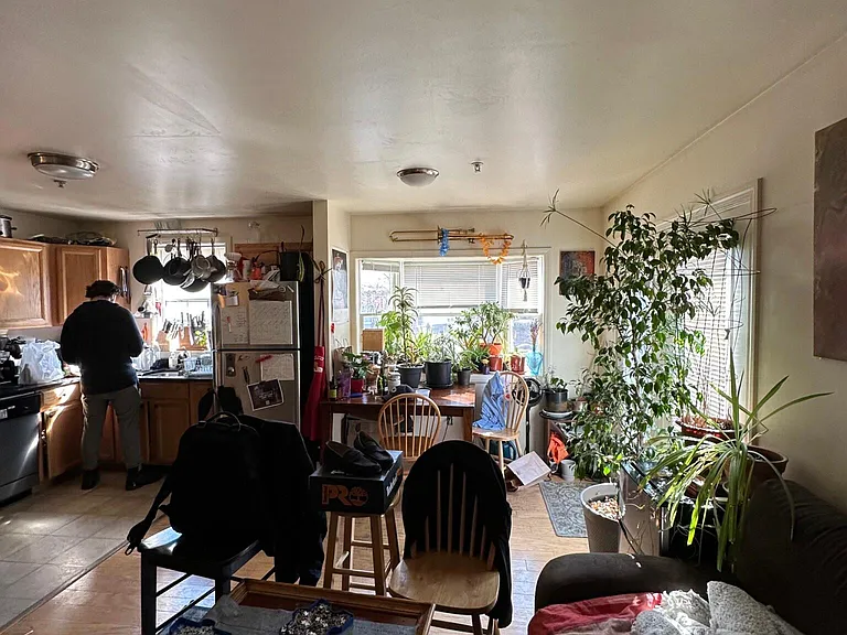 34 Raymond St — Photo 2