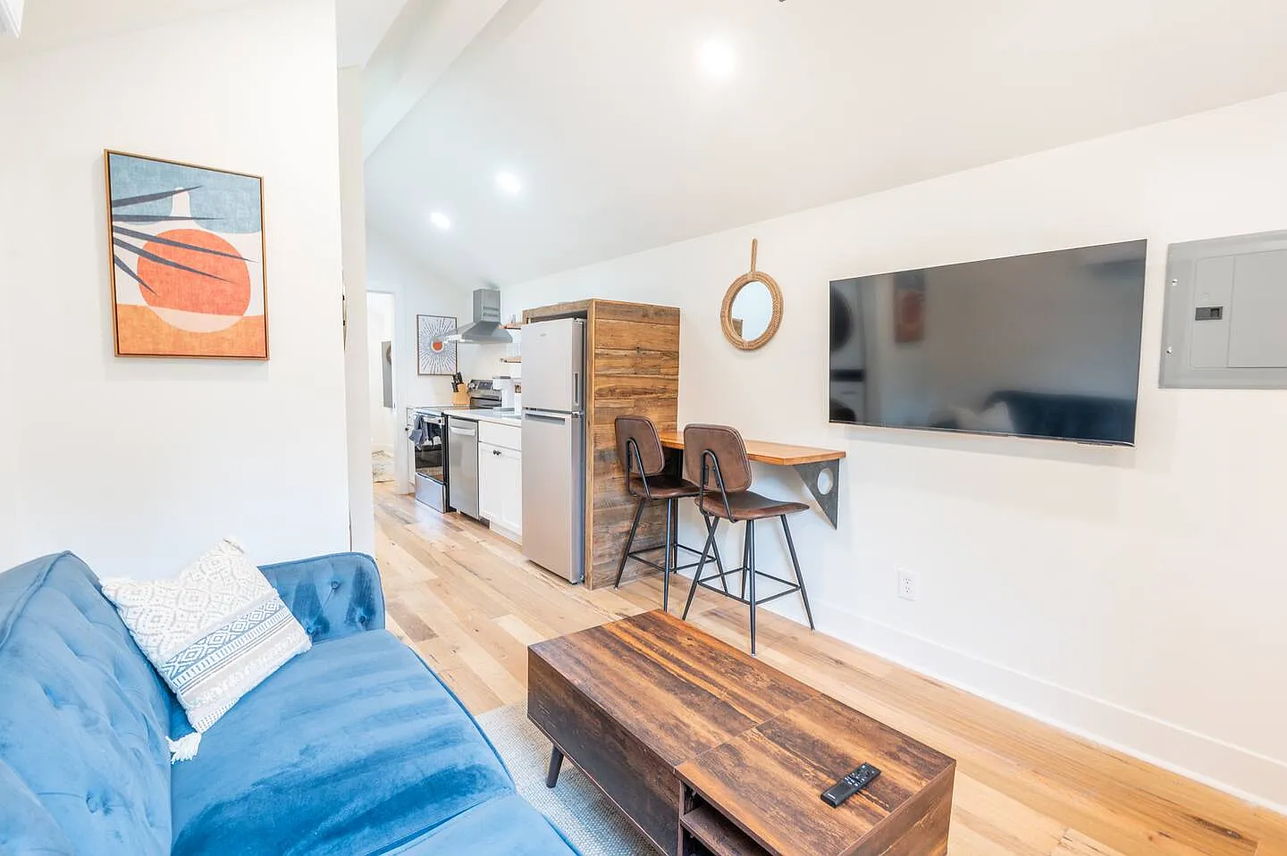 1 bed, 600 sqft, $1,800 — Photo 2