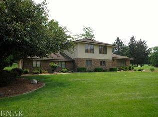 19319 Great Crane Rd, Bloomington, IL 61704