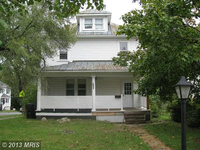 1st image of 1004 Woodland Ave