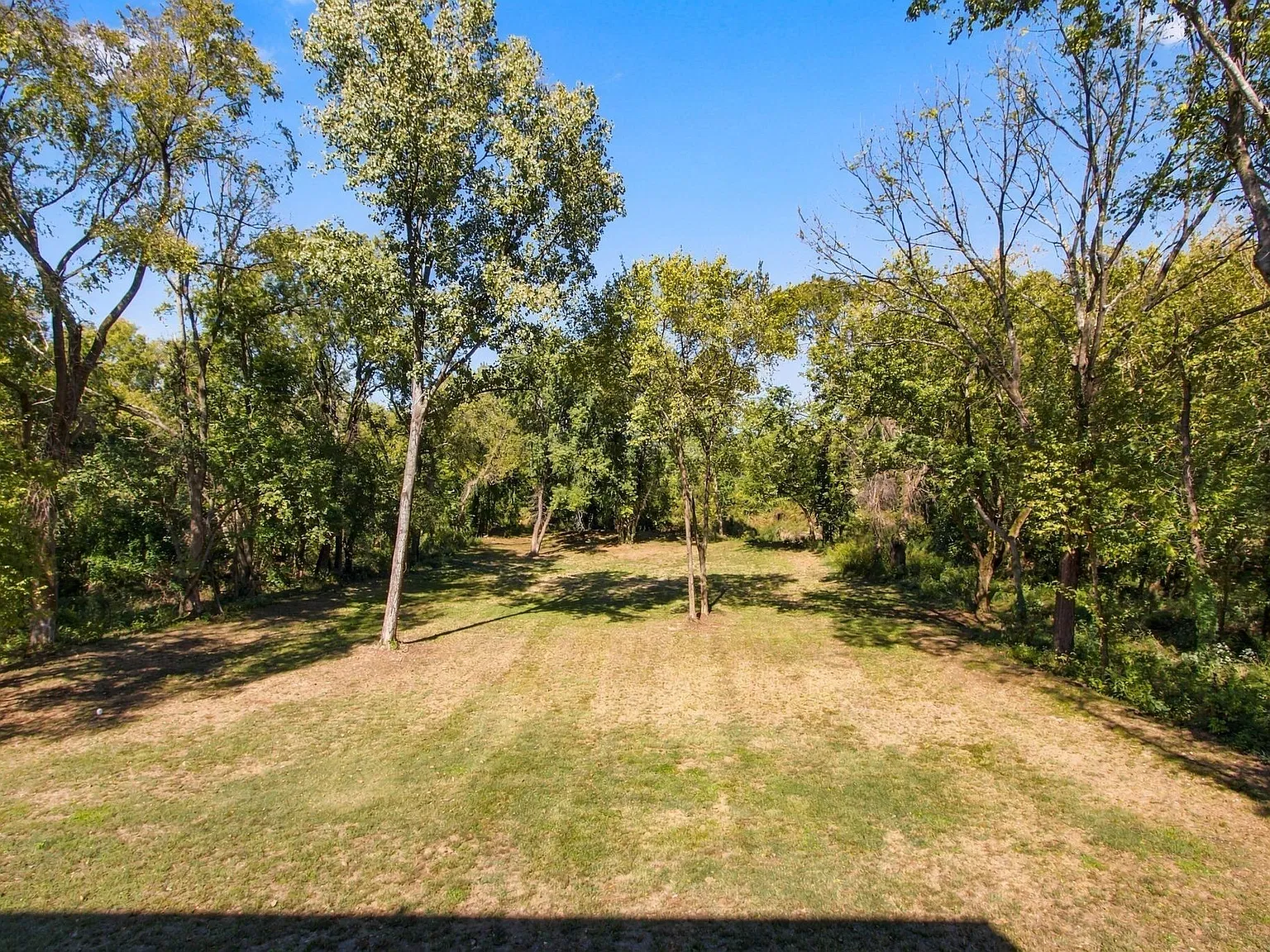 5 bed, 5.0 bath, 5563 sqft, $14,500 — Photo 4
