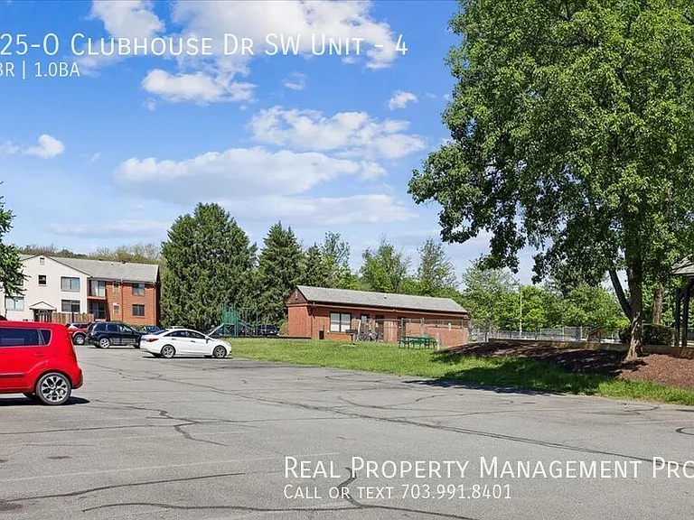 125O Clubhouse Dr SW #4 — Photo 56