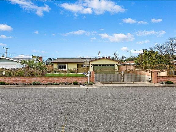 2nd image of 13017 Los Cedros Ave