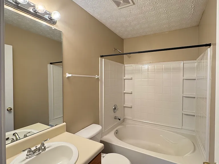 5869 Strathmoor Manor Cir — Photo 12