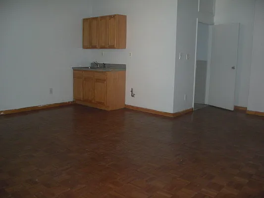 Rented by RS Bracha | media 23