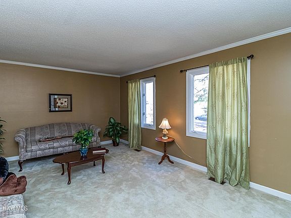 3rd image of 3209 Ellsworth Drive