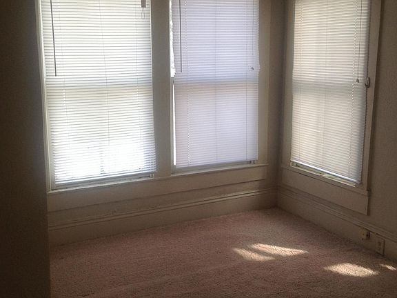 5th image of 315 Oak St APT 1