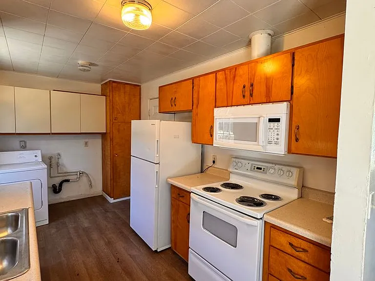 707 Cedar St — Photo 4