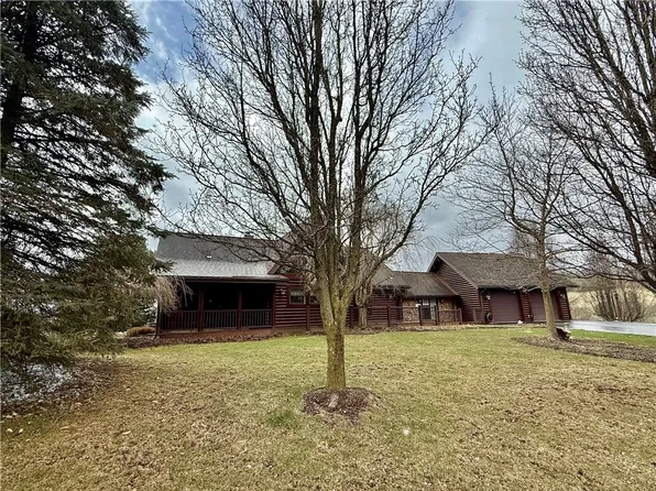 110 Paradise Ln, Slippery Rock, PA 16057