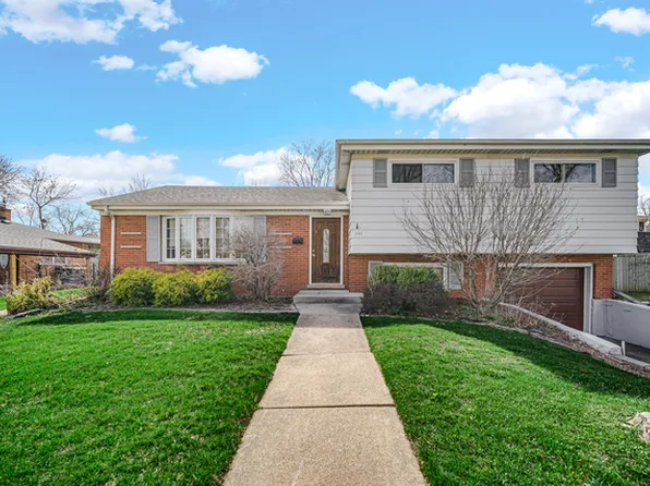 136 N School St, Addison, IL 60101