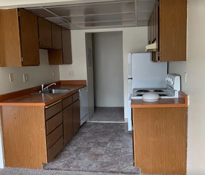 KINGSGATE MEADOWS APTS — Photo 10