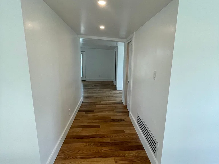 31 Heathrow Ln — Photo 31