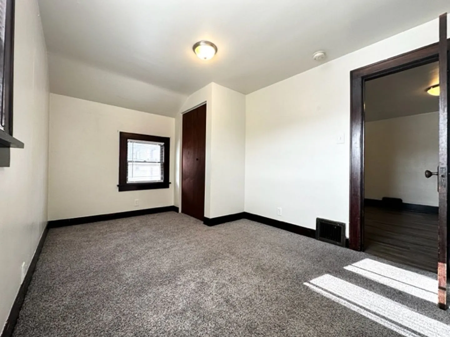 717 Pine Street — Photo 2