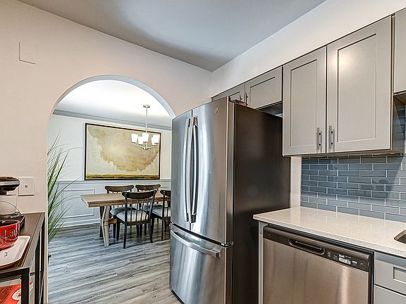 3rd image of 1000 Shadowood Pkwy SE #2416