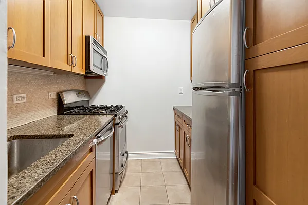 Sold by Compass | media 18