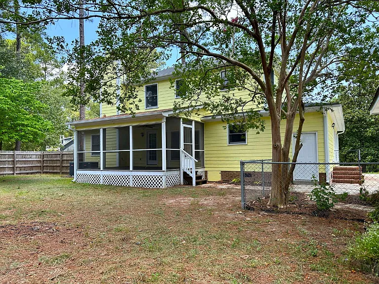 416 Georgetown Cir — Photo 21