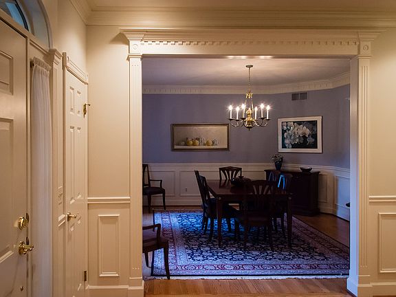 5th image of 9 Surrey Hill Ln