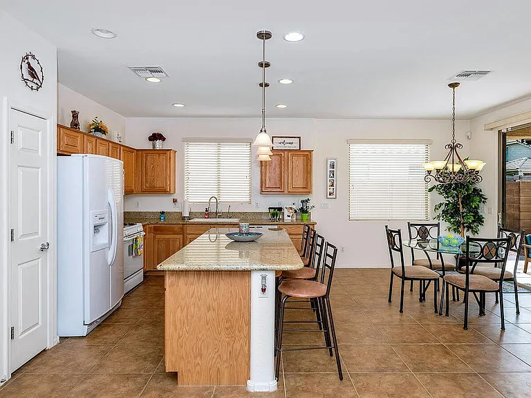 3315 E Merlot St — Photo 5