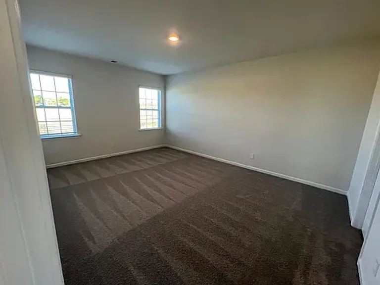 2148 Vanderlyn St — Photo 12