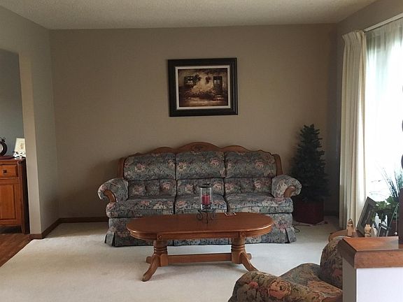 3rd image of 7221 Greenwood Ct