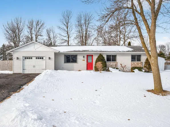 531 Nelson Ln, Center City, MN 55012