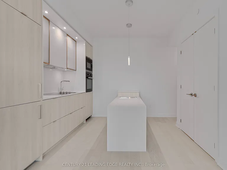 11 Yorkville Ave #3810 — Photo 20