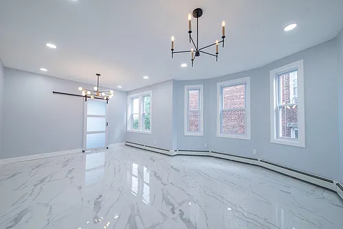 1409 Manhattan Ave Photo 1
