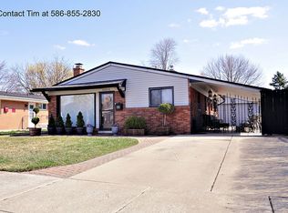 31810 Briar Ln, Saint Clair Shores, MI 48082